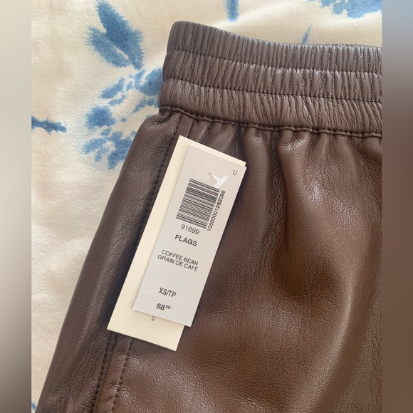 FLASH SALE ‼️ NWT Aritzia Vegan Leather Flags Skirt in Coffee Bean, XS - Picture 3 of 6